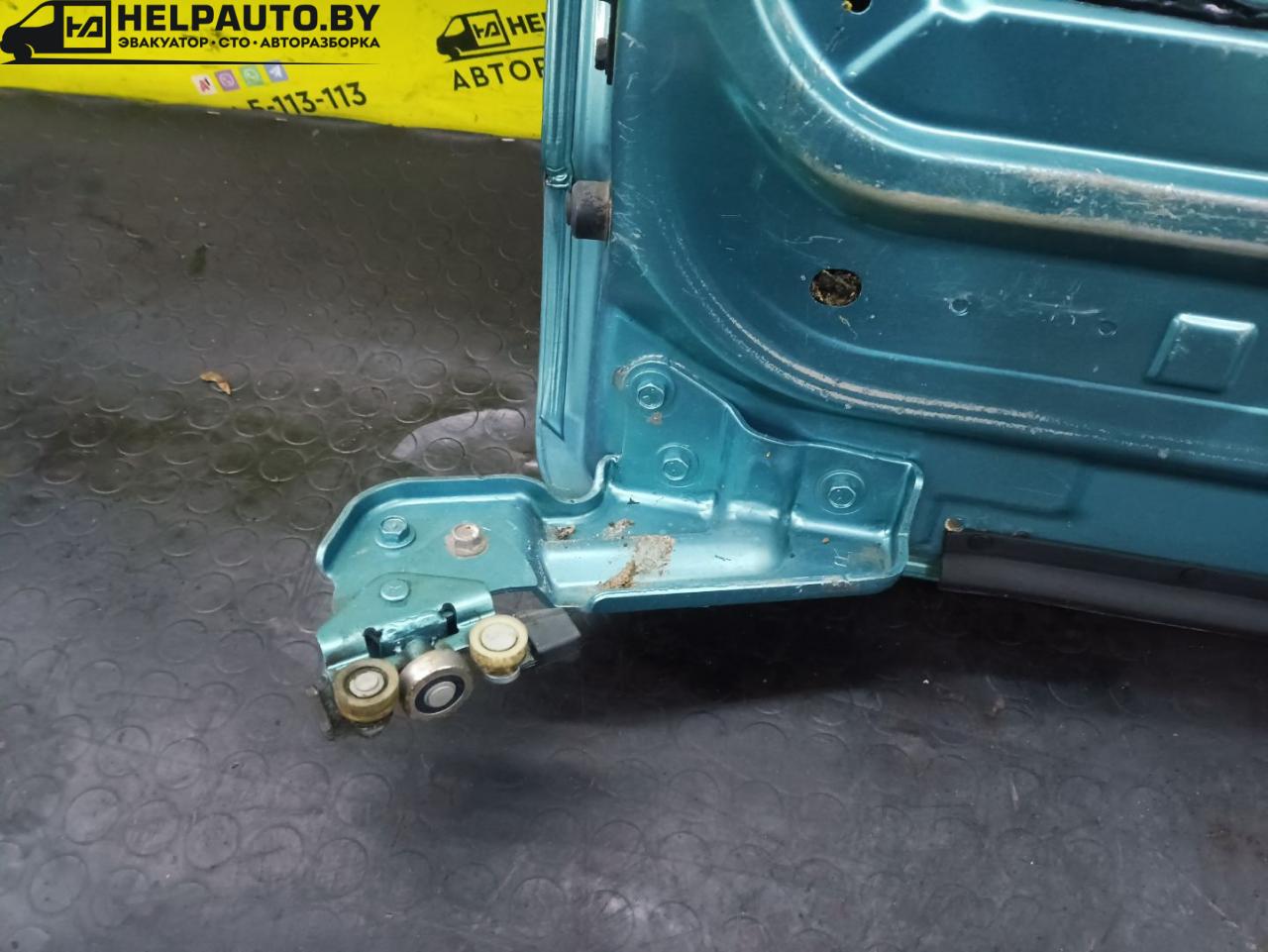 ролик двери сдвижной Nissan NV200 1 поколение 2010, 1.5 л., K9K 276, дизель, МКПП, берюзовый, минивэн, передний привод - фото №1