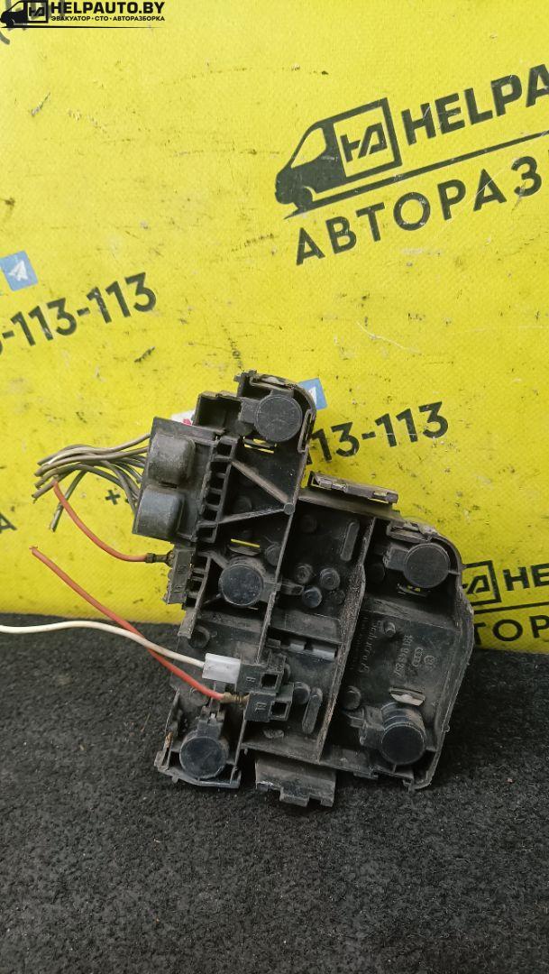 панель заднего правого фонаря Volkswagen Golf 2 поколение 1990, 1.6 л., дизель, МКПП, красный, хетчбэк 5 дв., передний привод - фото №1
