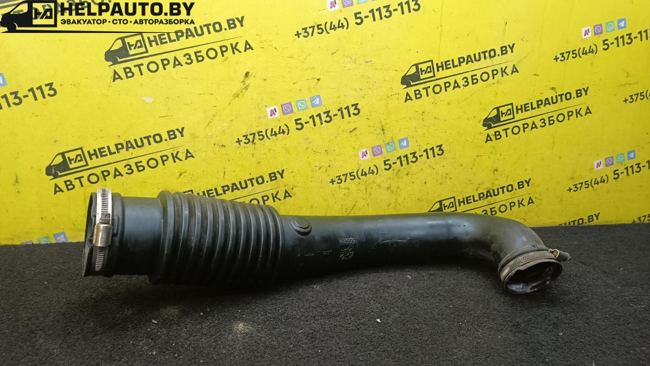патрубок воздушного фильтра Ford Focus 2 поколение 2006, 1.6 л., HWDA, бензин, МКПП, красный, хетчбэк 5 дв., передний привод - фото №1