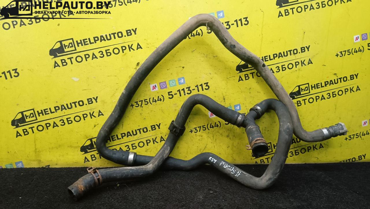 патрубок отопителя (печки) Ford Focus 2 поколение 2006, 1.6 л., HWDA, бензин, МКПП, красный, хетчбэк 5 дв., передний привод - фото №1
