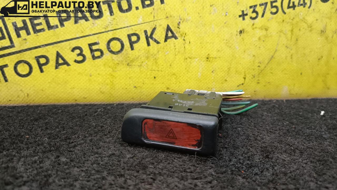 кнопка аварийной сигнализации Honda Accord 5 поколение 1995, 2.0 л., дизель, МКПП, серебристый, седан, передний привод - фото №1