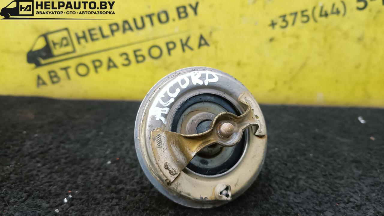 термостат Honda Accord 5 поколение 1995, 2.0 л., дизель, МКПП, серебристый, седан, передний привод - фото №1