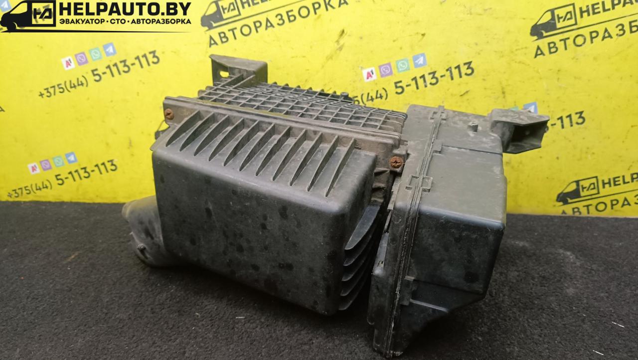 корпус воздушного фильтра Renault Laguna 1 поколение 1996, 2.0 л., бензин, МКПП, седан, передний привод - фото №1