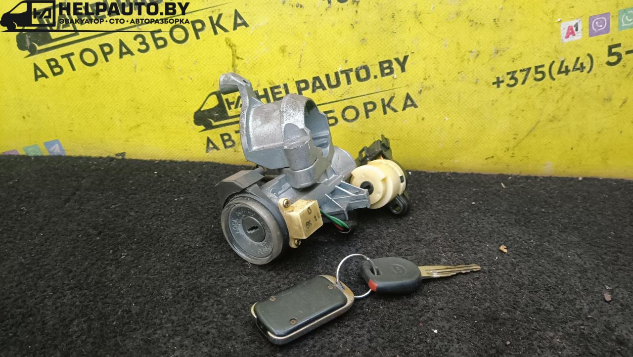 замок зажигания Proton Persona  1 поколение 1998, 1.5 л., бензин, МКПП, зеленый, седан, передний привод - фото №1