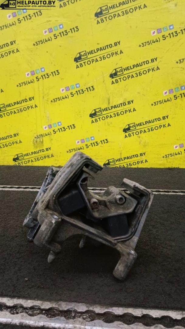 кронштейн КПП Opel Vectra B 1997, 1.6 л., X 16 XEL, бензин, МКПП, красный, седан, передний привод - фото №1