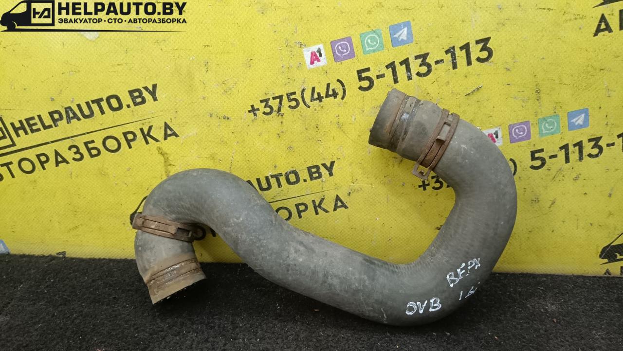 патрубок радиатора Opel Vectra B 1997, 1.6 л., X 16 XEL, бензин, МКПП, красный, седан, передний привод - фото №1