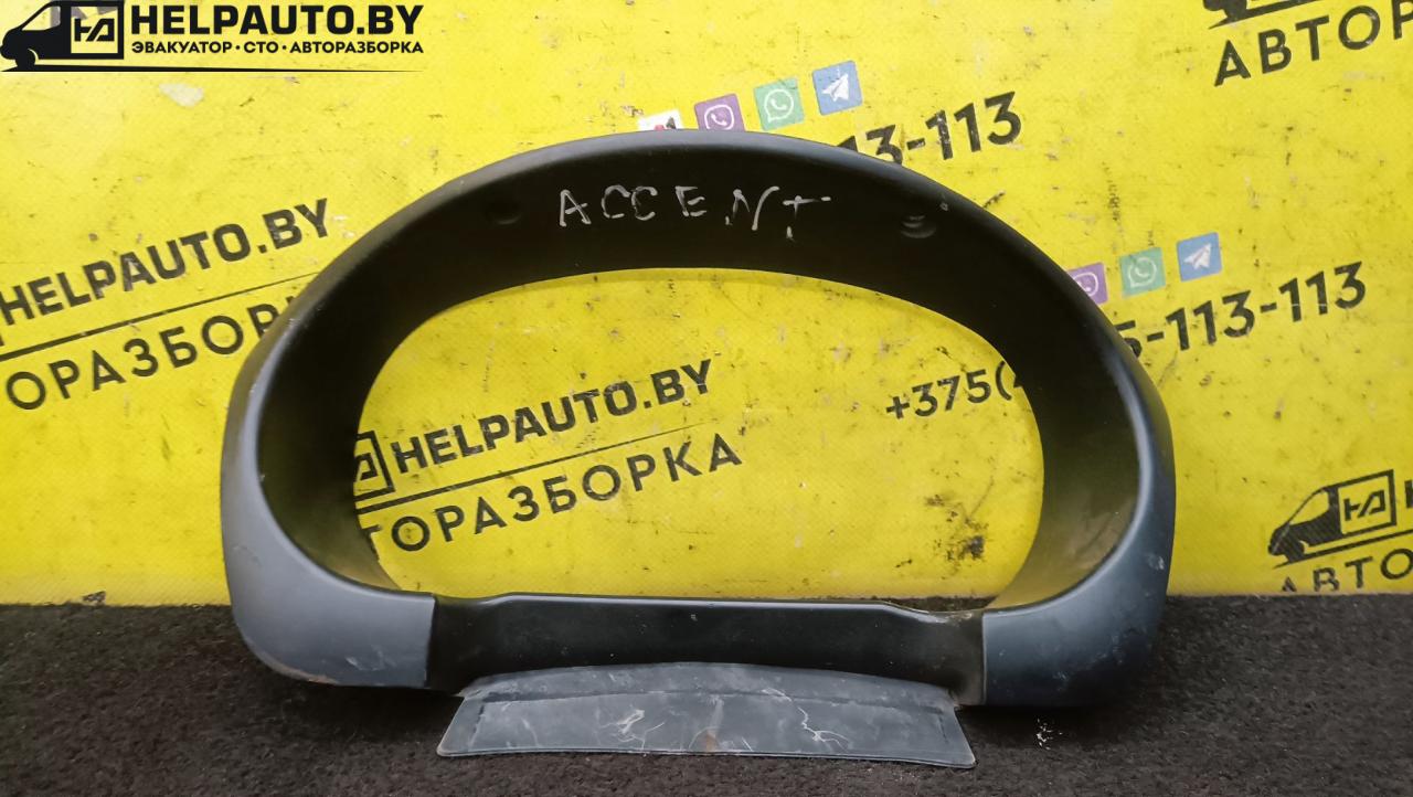рамка панели приборов Hyundai Accent 3 поколение (MC) 2009, 1.5 л., бензин, 5МКПП, синий, седан - фото №1
