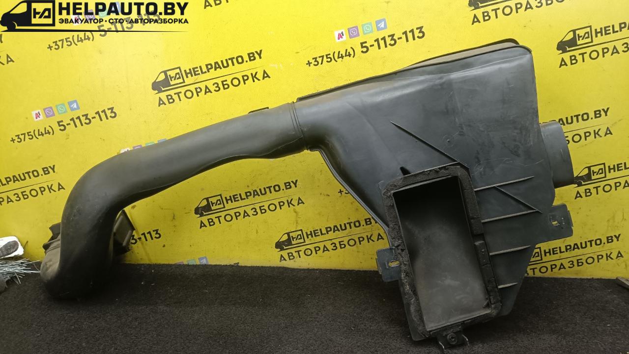 воздуховод печки Volkswagen Passat B3 1993, 1.9 л., AAZ, дизель, 5МКПП, черный, универсал, передний привод - фото №1