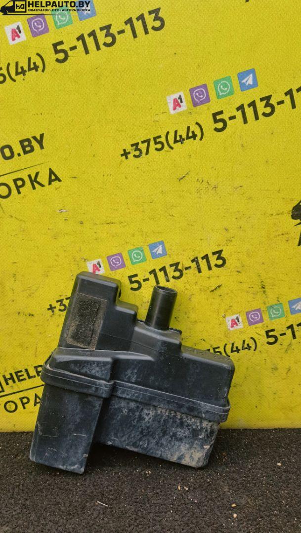 резонатор воздушного фильтра Hyundai Accent 3 поколение (MC) 2009, 1.5 л., бензин, 5МКПП, синий, седан - фото №1