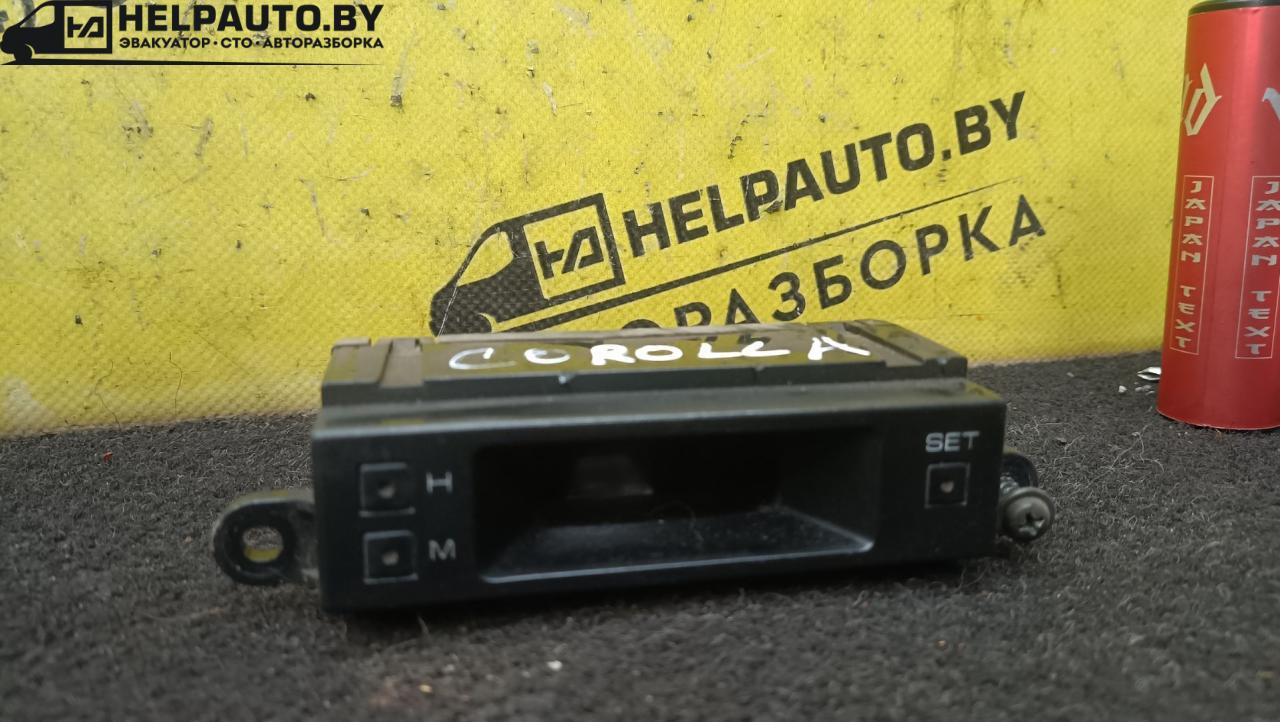 часы Toyota Corolla 5 поколение (E80) 1984, 1.3 л., бензин, МКПП, красный, хетчбэк 5 дв., передний привод - фото №1