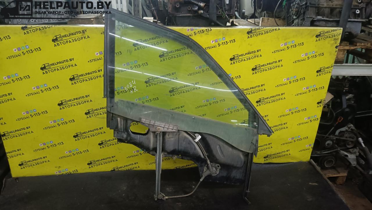 стекло двери передней правой Audi 80 8C/B4 1994, 2.0 л., бензин, МКПП, зеленый, седан, передний привод - фото №1