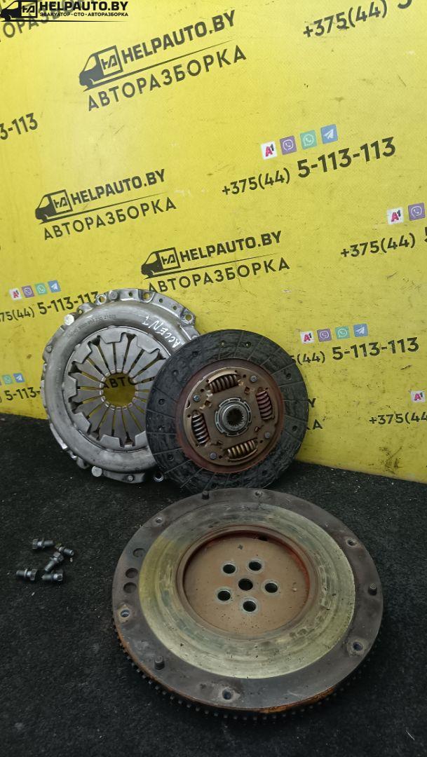 комплект сцепления Hyundai Accent 3 поколение (MC) 2009, 1.5 л., бензин, 5МКПП, синий, седан - фото №1