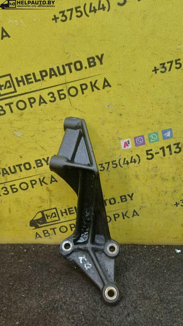 кронштейн двигателя Ford Mondeo 1 поколение 1996, 1.8 л., дизель, МКПП, синий, универсал, передний привод - фото №1