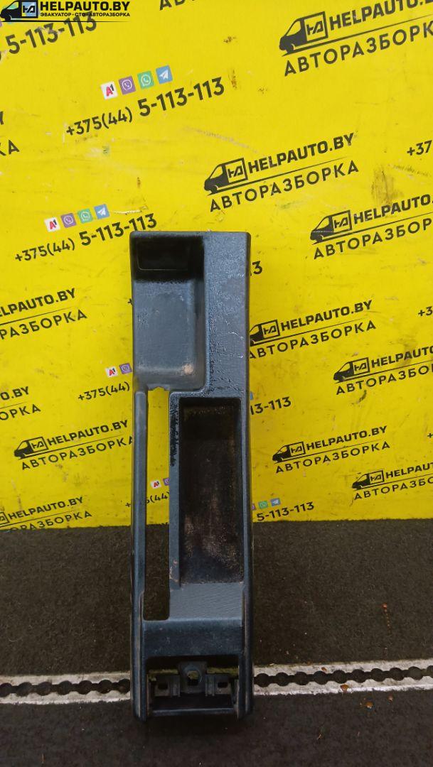 консоль салона Audi 80 8C/B4 1994, 2.0 л., бензин, МКПП, зеленый, седан, передний привод - фото №1