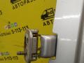 петля двери Ford Transit 6 поколение 2003, 2.4 л., дизель, 5МКПП, серебро, задний привод - фото №2