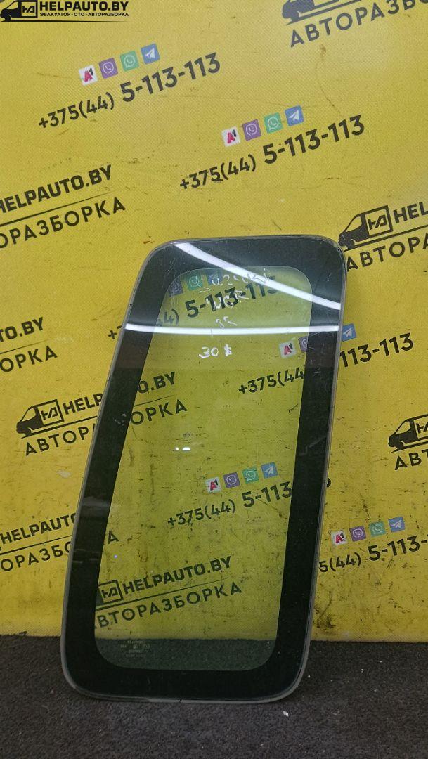 стекло кузовное боковое правое Suzuki Wagon R 1 поколение 1998, 1.0 л., бензин, МКПП, фиолетовый, хетчбэк 5 дв. - фото №1