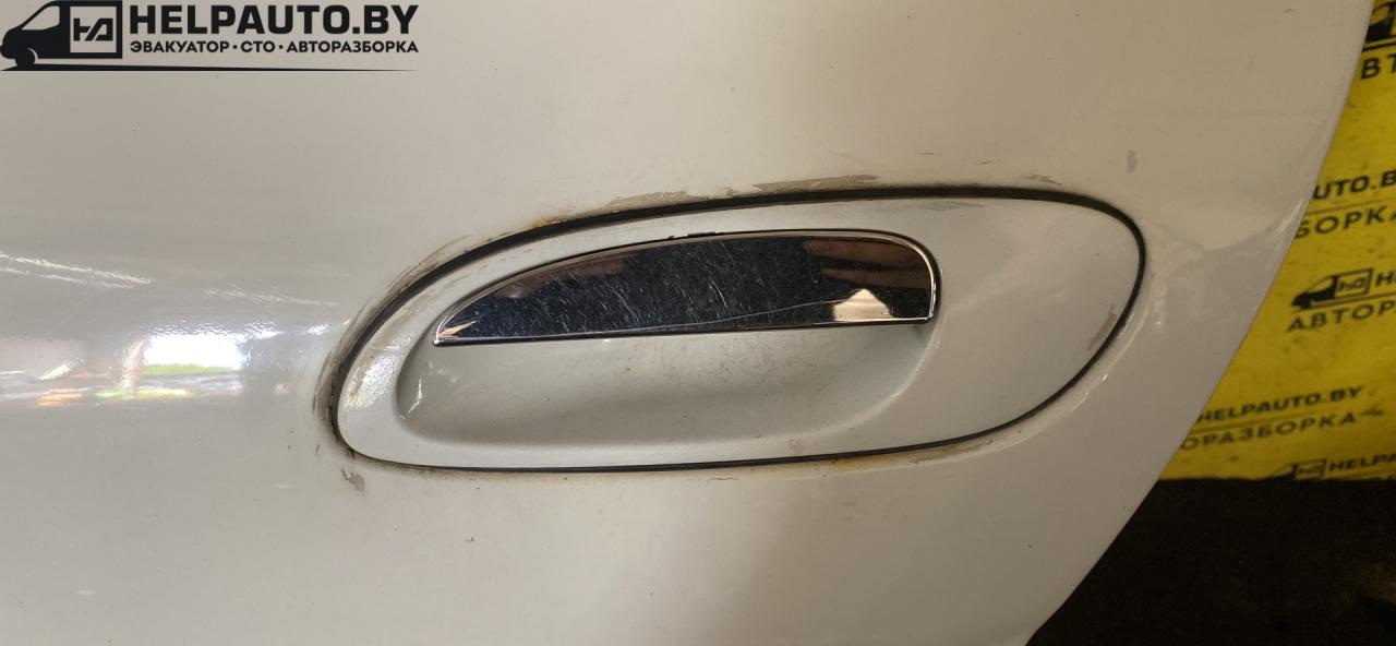 ручка наружная задняя левая Nissan Maxima A33 (2000 - 2005), 3.0 л., бензин, АКПП, белый, седан, передний привод - фото №1