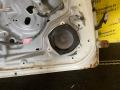 дверь передняя левая Nissan Maxima A33 (2000 - 2005), 3.0 л., бензин, АКПП, белый, седан, передний привод - фото №2