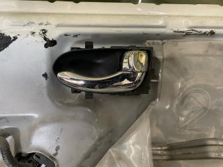 ручка внутренняя передняя правая Nissan Maxima A33 (2000 - 2005), 3.0 л., бензин, АКПП, белый, седан, передний привод