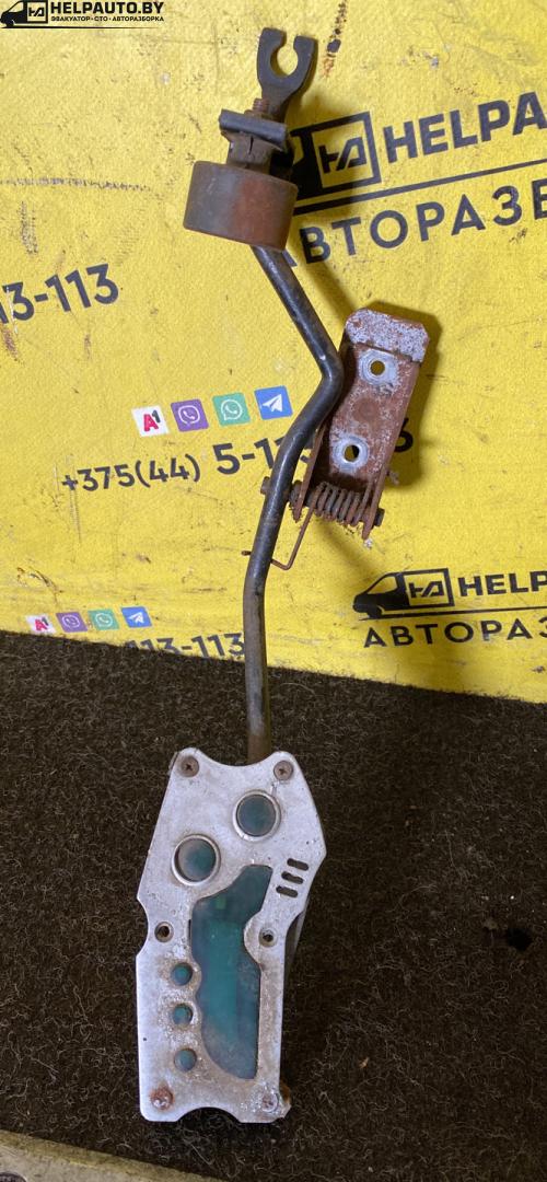 педаль Nissan Maxima A33 (2000 - 2005), 3.0 л., бензин, АКПП, белый, седан, передний привод - фото №1