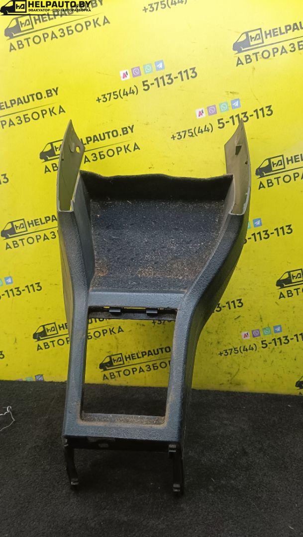 консоль салона Audi 80 8C/B4 1994, 2.0 л., бензин, МКПП, зеленый, седан, передний привод - фото №1