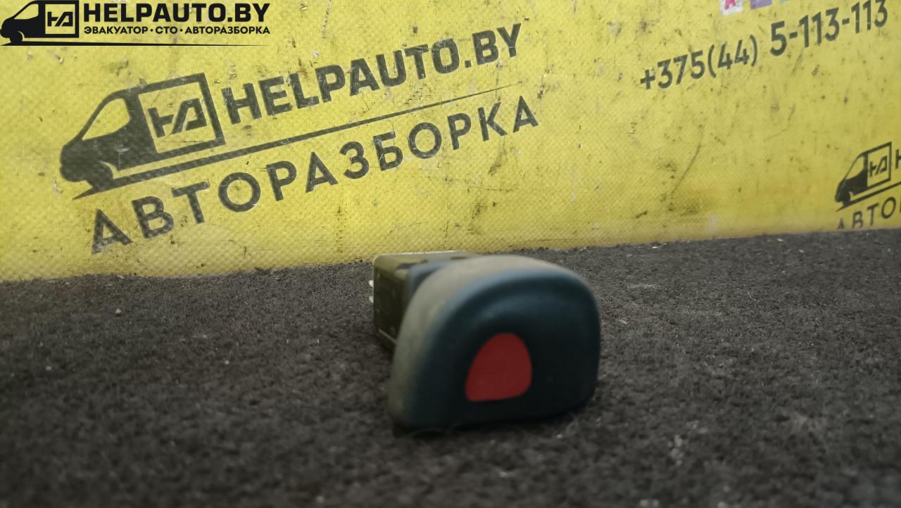 кнопка аварийной сигнализации Renault Scenic 1 поколение 1998, 1.6 л., K7M 702, бензин, 5МКПП, серый, передний привод - фото №1