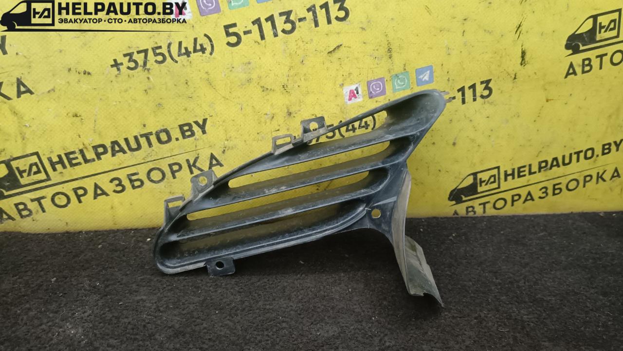 решетка радиатора Renault Scenic 1 поколение 1998, 1.6 л., K7M 702, бензин, 5МКПП, серый, передний привод - фото №1