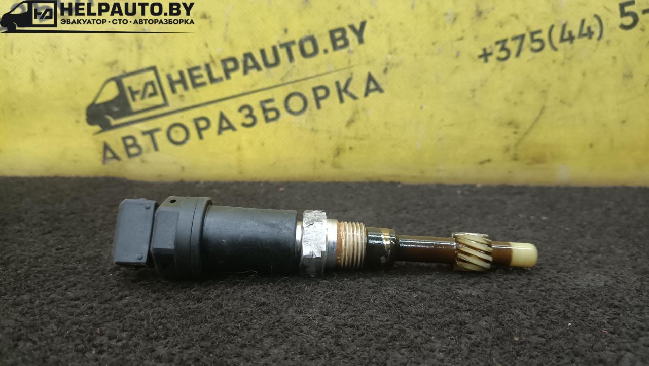 датчик скорости Volkswagen Polo 3 поколение 1999, 1.0 л., ALL, бензин, 5МКПП, зеленый, хетчбэк 3 дв., передний привод - фото №1