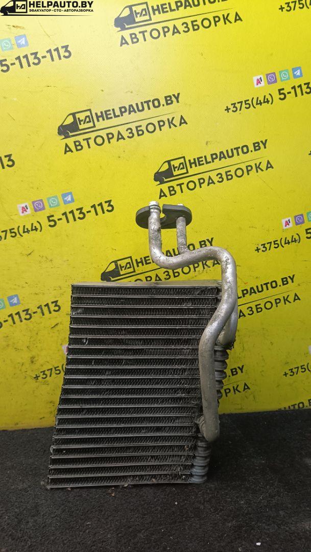 испаритель кондиционера Renault Clio 2 поколение 1998, 1.2 л., бензин, золотистый, хетчбэк 3 дв., передний привод - фото №1