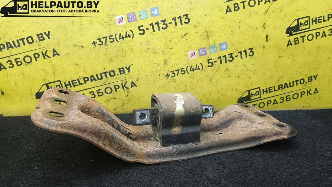 подушка крепления КПП Mercedes-Benz C-Класс W203/S203/CL203 2000, 1.8 л., бензин, МКПП, белый, седан, задний привод - фото №1