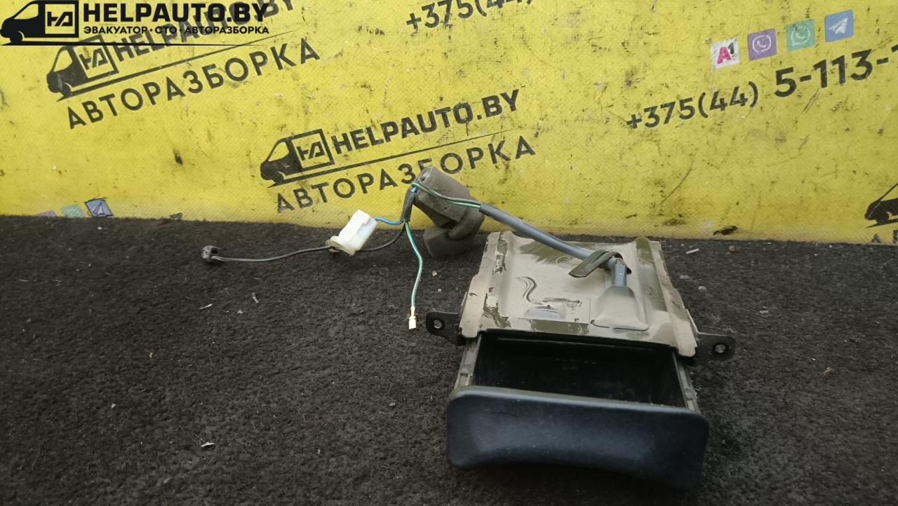 пепельница Hyundai Lantra J2 1997, 1.5 л., G4EK, бензин, МКПП, бордовый, универсал, передний привод - фото №1