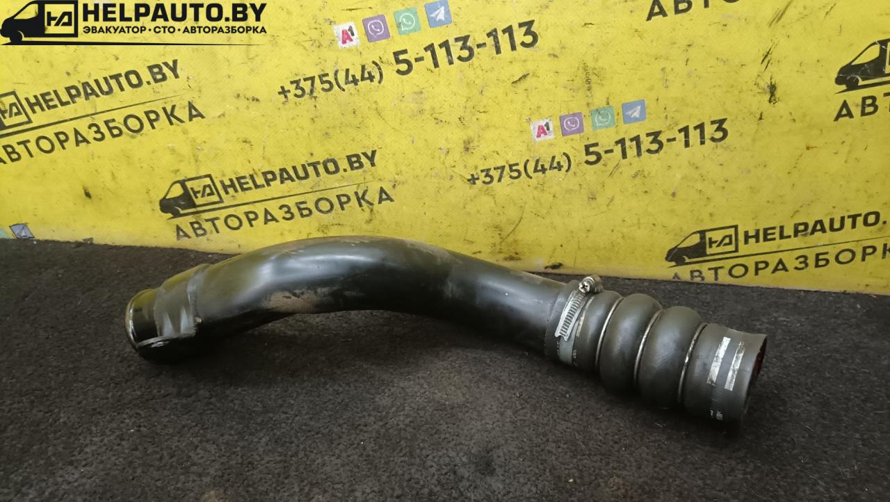 патрубок интеркулера Ford Focus 1 поколение 2001, 1.8 л., дизель, МКПП, синий, универсал, передний привод - фото №1