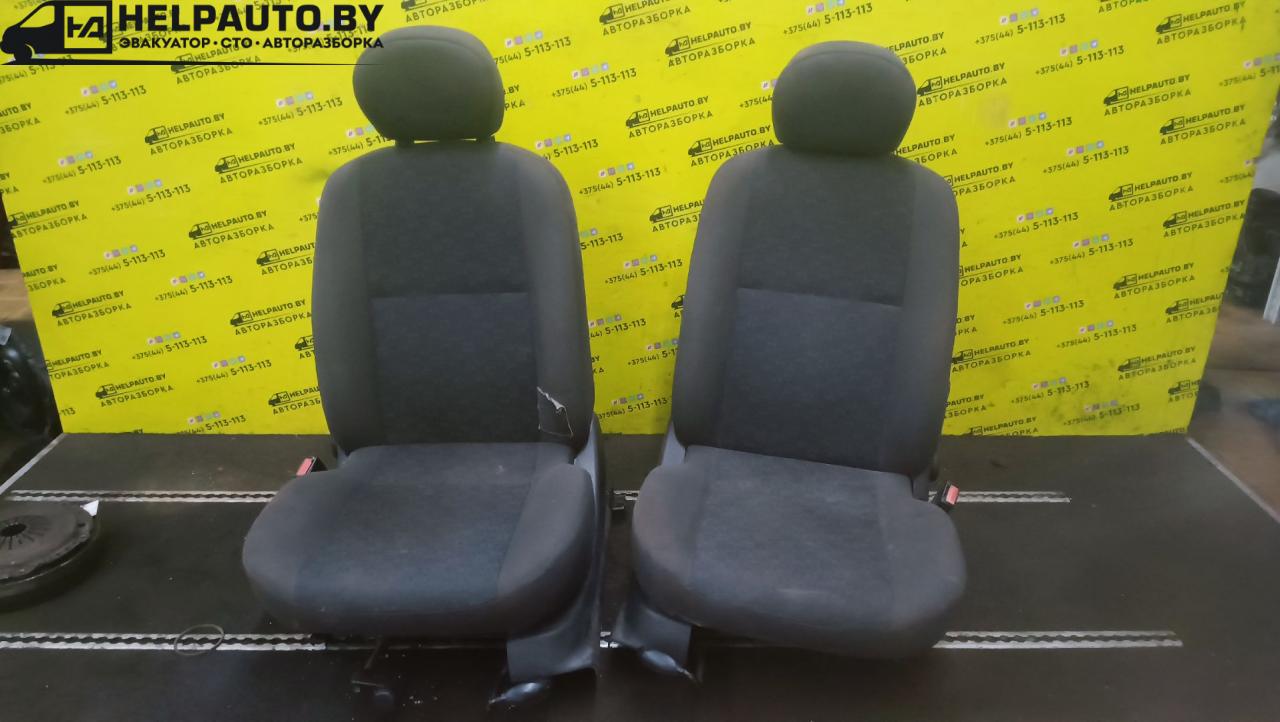 салон (комплект сидений) Ford Focus 1 поколение 2001, 1.8 л., дизель, МКПП, синий, универсал, передний привод - фото №1