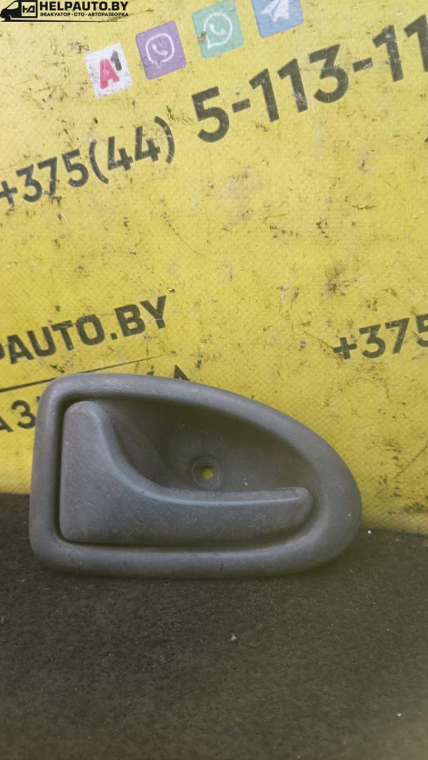 ручка внутренняя передняя левая Renault Scenic 1 поколение 1998, 1.6 л., K7M 702, бензин, 5МКПП, серый, передний привод - фото №1