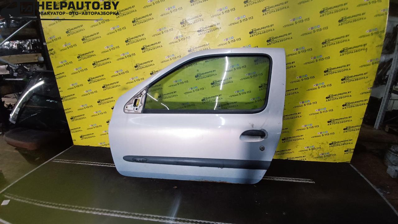 дверь передняя левая Renault Clio 2 поколение 2000, 1.4 л., бензин, МКПП, серебро, хетчбэк 3 дв., передний привод - фото №1