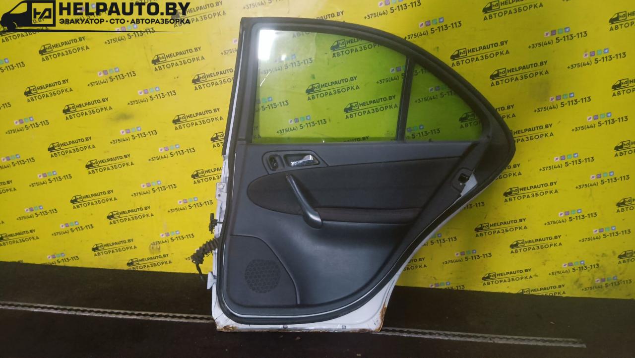 кнопка стеклоподъемника двери задней правой Mercedes-Benz C-Класс W203/S203/CL203 2000, 1.8 л., бензин, МКПП, белый, седан, задний привод - фото №1