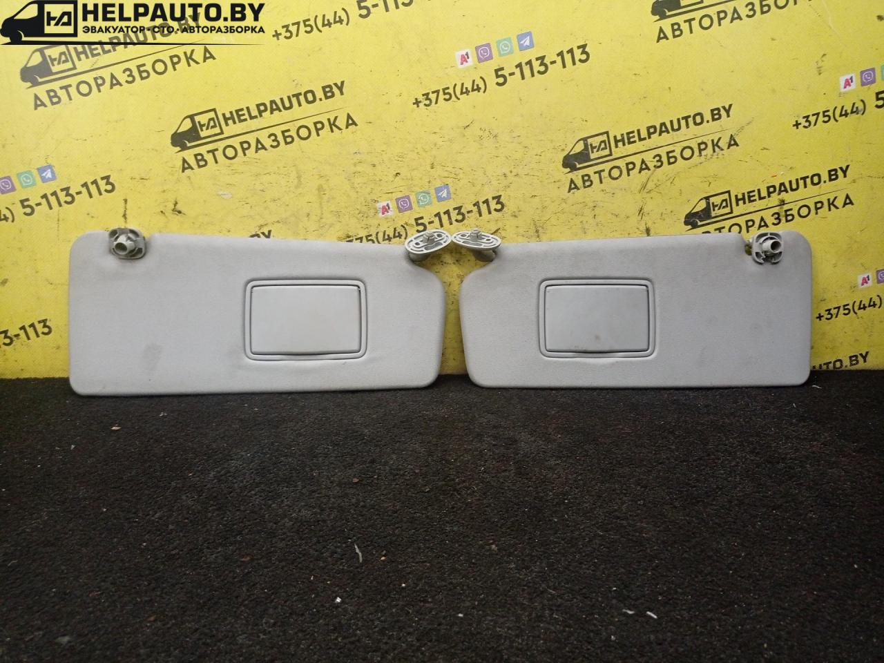 козырек солнцезащитный Honda Jazz 1 поколение 2002, 1.3 л., L13B, бензин, МКПП, голубой, хетчбэк 5 дв., передний привод - фото №1