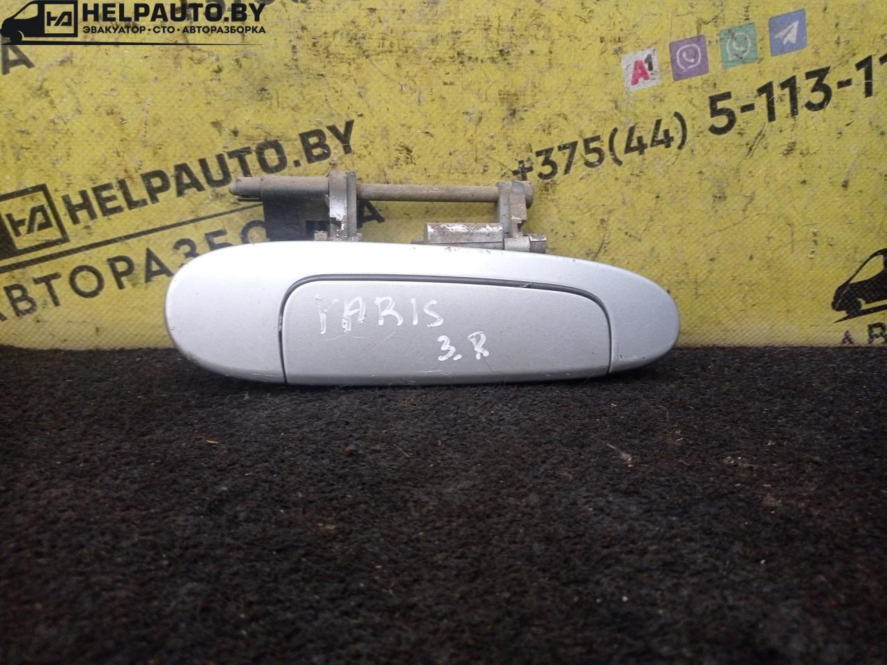 ручка наружная задняя правая Toyota Yaris P1 2001, 1.0 л., 1SZ-FE, бензин, МКПП, серебро, хетчбэк 5 дв., передний привод - фото №1