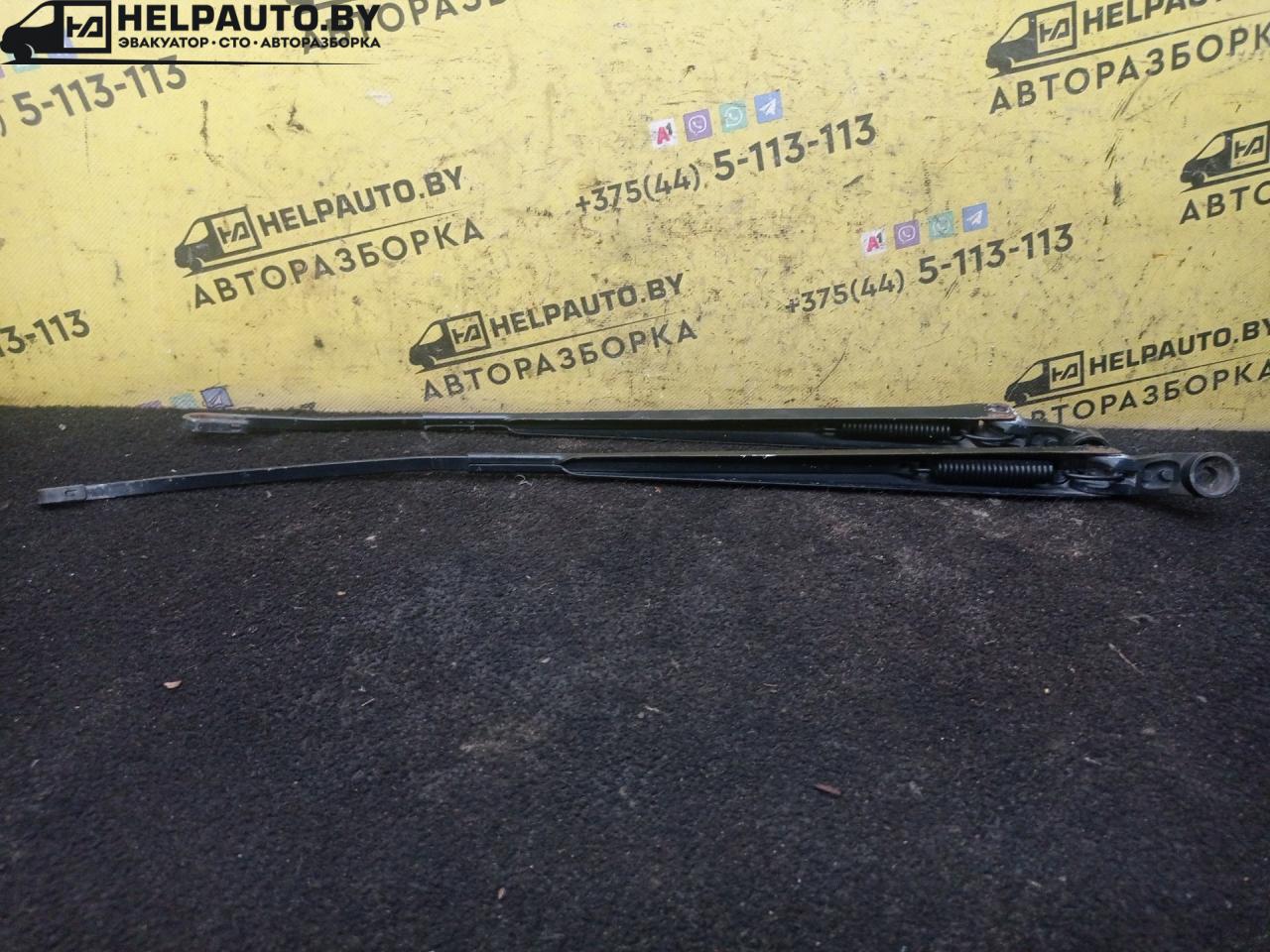 щеткодержатель (поводок стеклоочистителя, дворник) Toyota Yaris P1 2001, 1.0 л., 1SZ-FE, бензин, МКПП, серебро, хетчбэк 5 дв., передний привод - фото №1