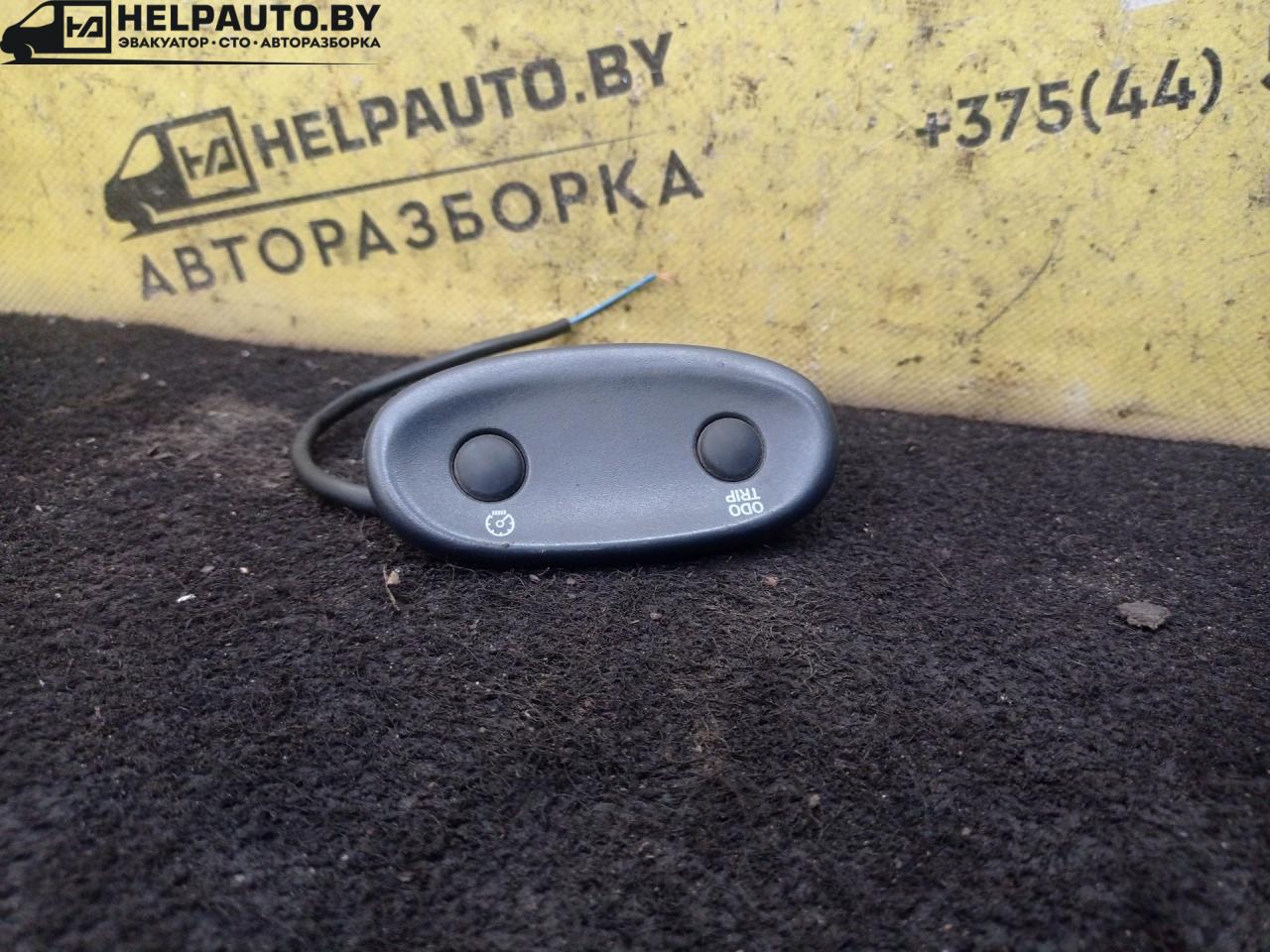 кнопка освещения панели приборов Toyota Yaris P1 2001, 1.0 л., 1SZ-FE, бензин, МКПП, серебро, хетчбэк 5 дв., передний привод - фото №1