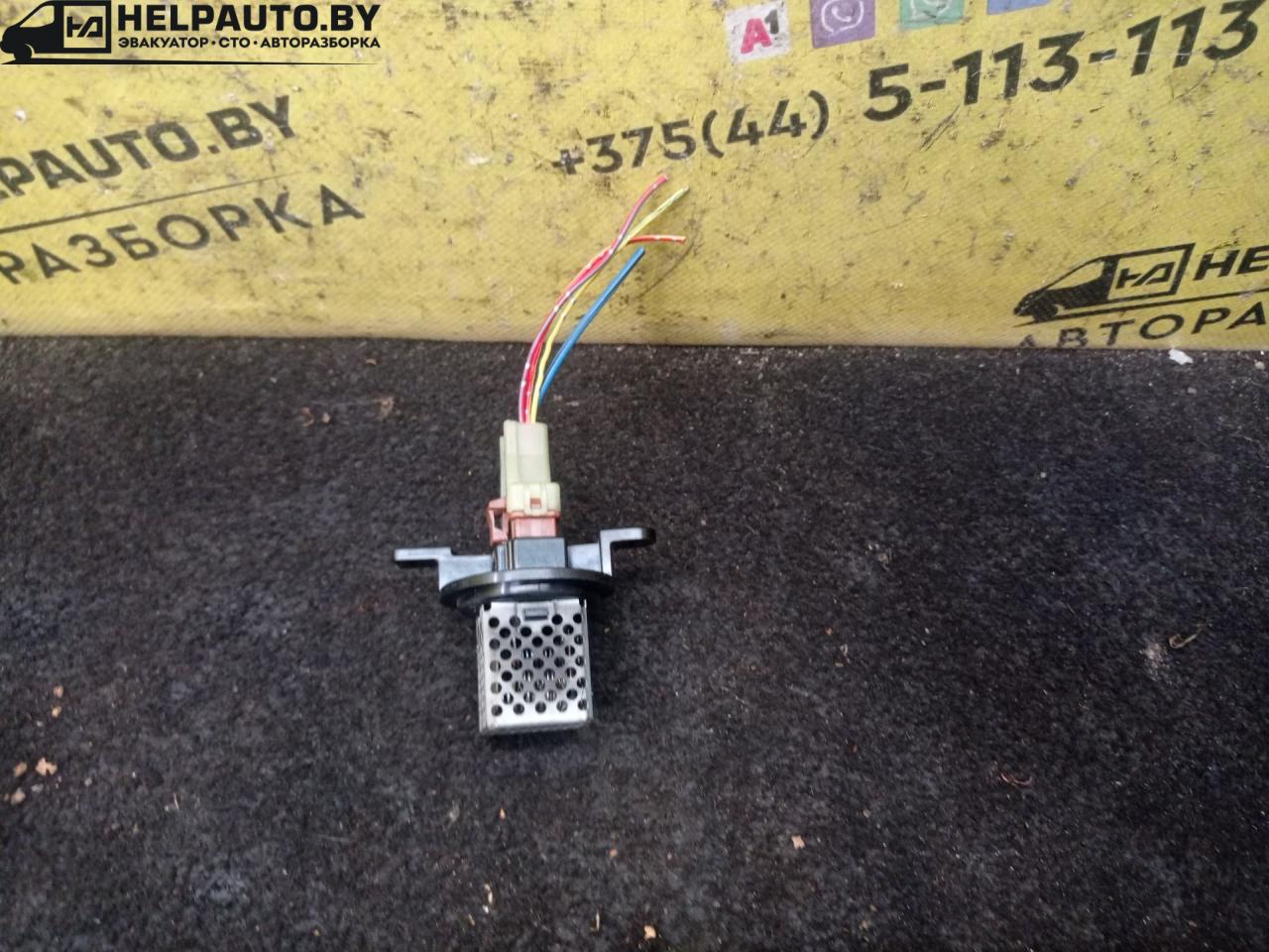 сопротивление печки Honda Jazz 1 поколение 2002, 1.3 л., L13B, бензин, МКПП, голубой, хетчбэк 5 дв., передний привод - фото №1