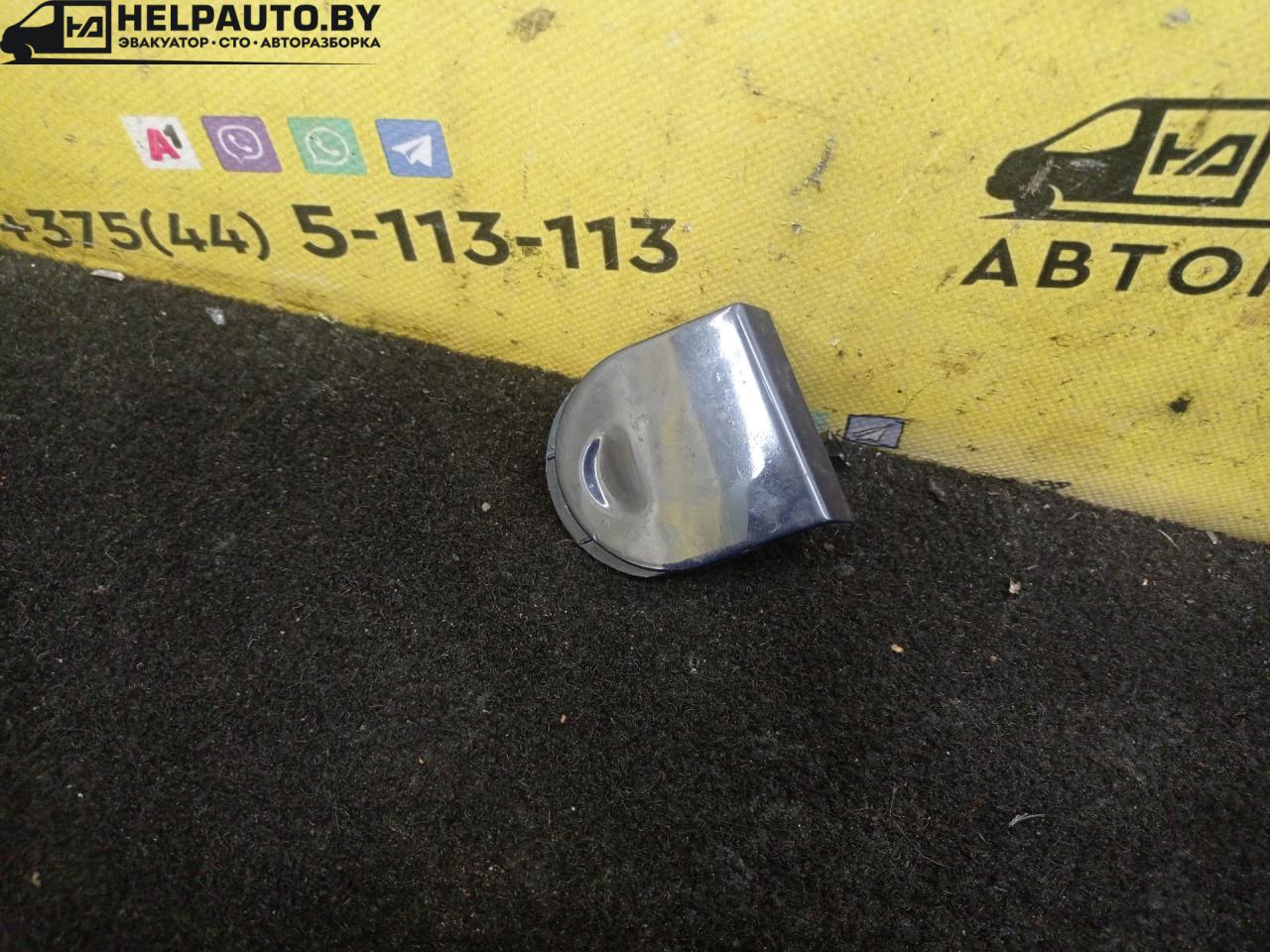 заглушка заднего бампера под крюк Opel Zafira 1 поколение (A) 2002, 2.2 л., дизель, МКПП, синий, минивэн, передний привод - фото №1