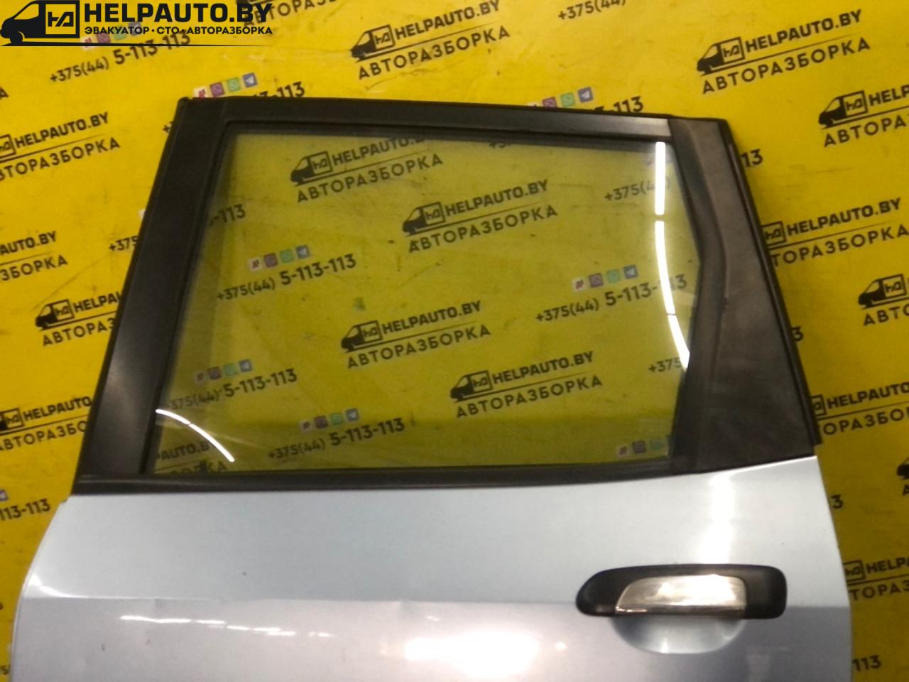 дверь задняя левая Honda Jazz 1 поколение 2002, 1.3 л., L13B, бензин, МКПП, голубой, хетчбэк 5 дв., передний привод - фото №1