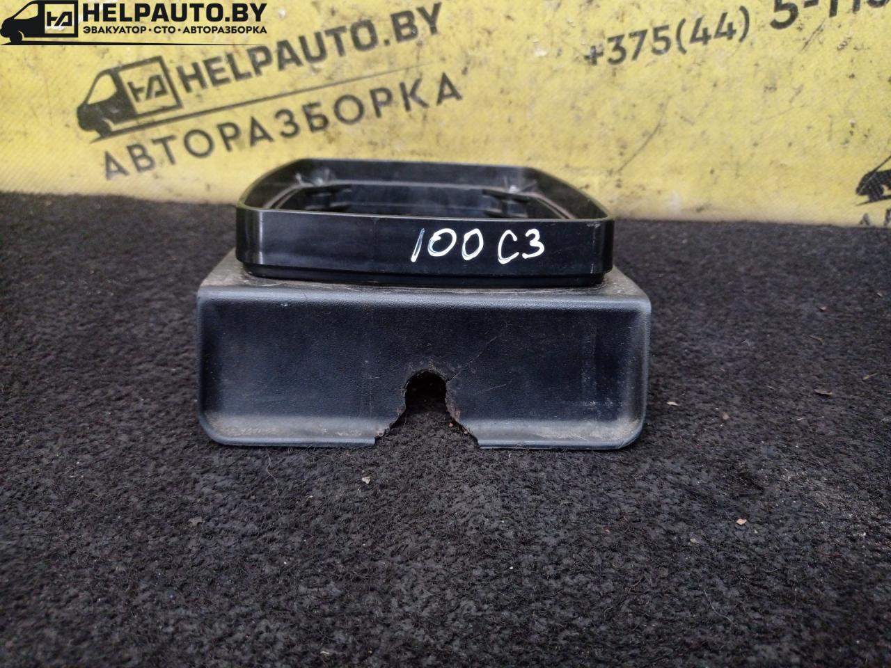 рамка обрамление кулисы Audi 100 С3 1985, 1.8 л., бензин, 5МКПП, серый, седан, передний привод - фото №1