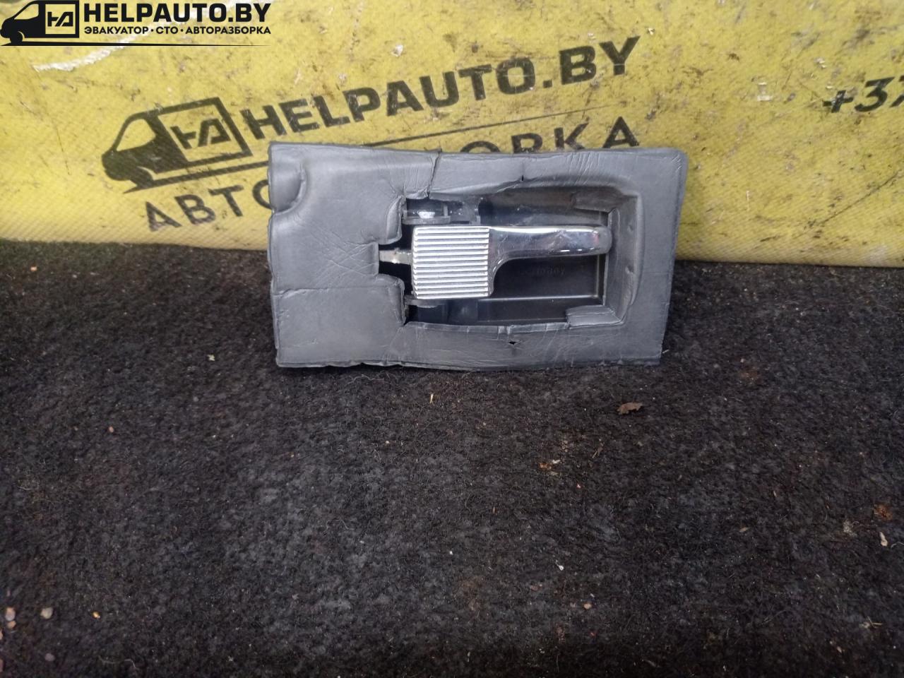 ручка внутренняя Audi 100 С3 1985, 1.8 л., бензин, 5МКПП, серый, седан, передний привод - фото №1