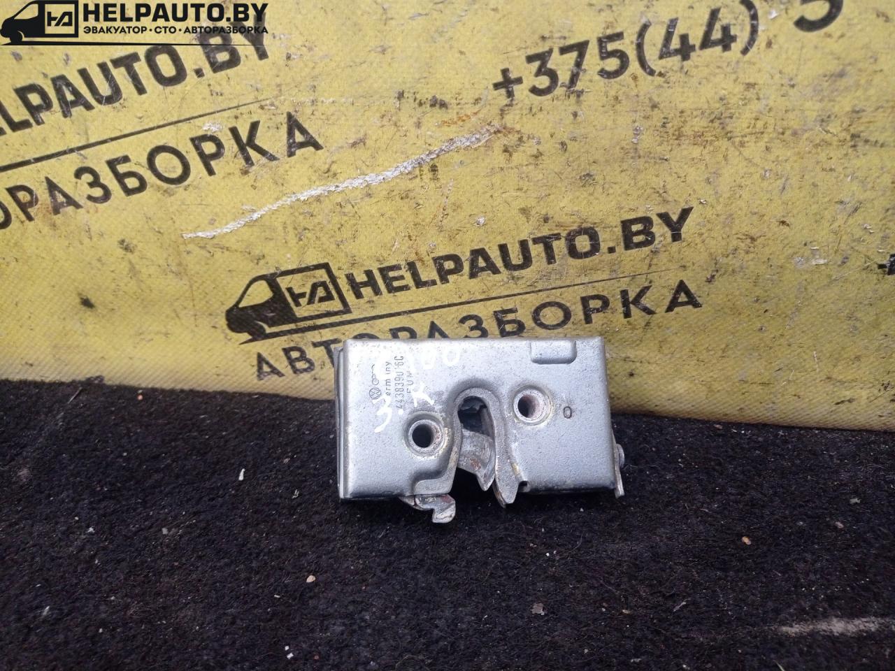 замок двери Audi 100 С3 1985, 1.8 л., бензин, 5МКПП, серый, седан, передний привод - фото №1