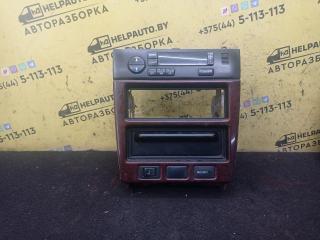 консоль салона Nissan Maxima A32 1997, 2.0 л., VQ20DE, бензин, 5МКПП, зеленый, седан, передний привод