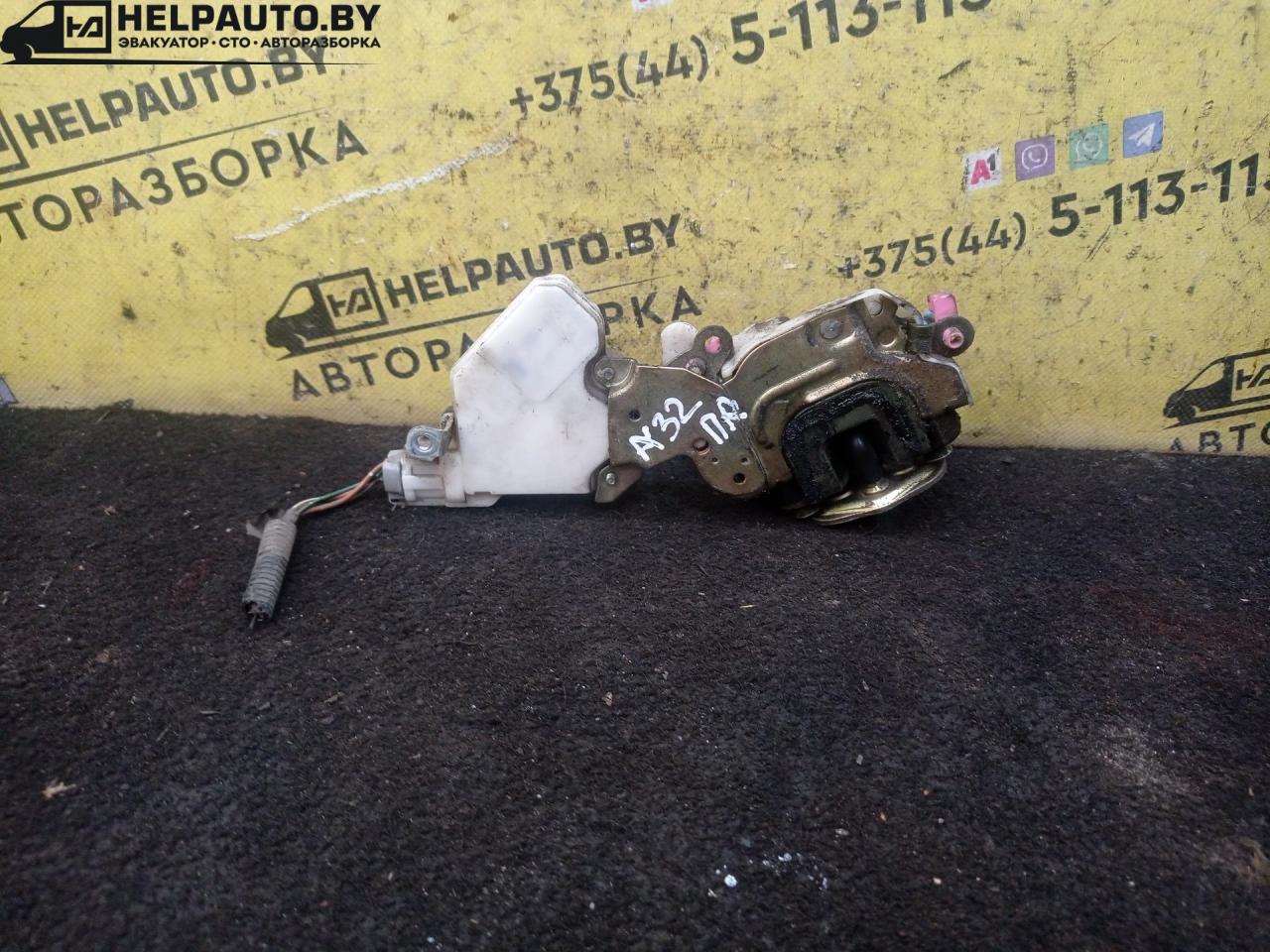 замок двери передней правой Nissan Maxima A32 1997, 2.0 л., VQ20DE, бензин, 5МКПП, зеленый, седан, передний привод - фото №1