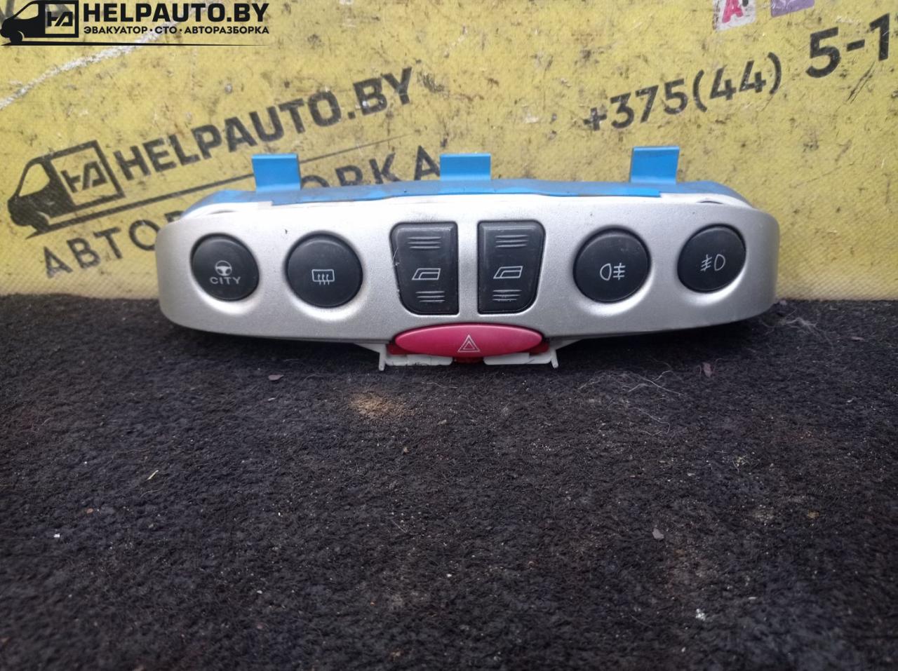 кнопка (выключатель) Fiat Punto 2 поколение 2002, 1.8 л., 188 A6.000, бензин, МКПП, серый, хетчбэк 3 дв., передний привод - фото №1