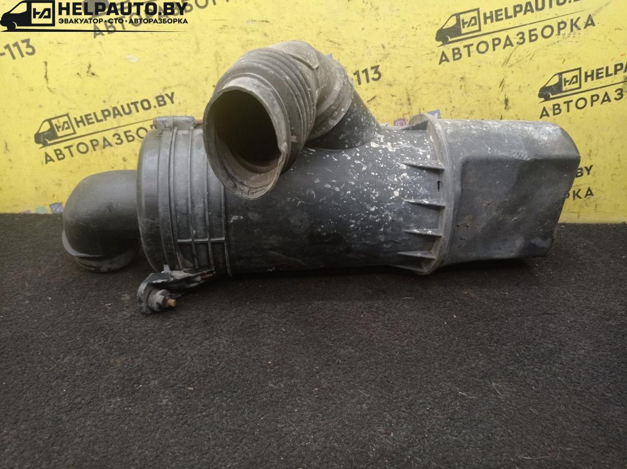 корпус воздушного фильтра Fiat Punto 2 поколение 2002, 1.8 л., 188 A6.000, бензин, МКПП, серый, хетчбэк 3 дв., передний привод - фото №1
